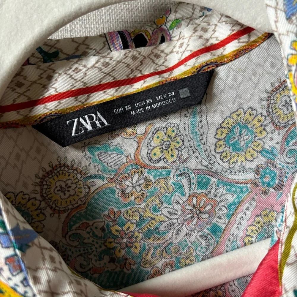 Zara Paisley Floral Silky Satin Printed Shirt  Blouse Size XS Blogger favorite - Picture 6 of 8